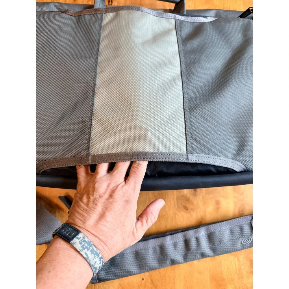 Timbuk2 Classic Messenger Bag Tan Brown Ballistic Nylon Laptop Commuter Bag